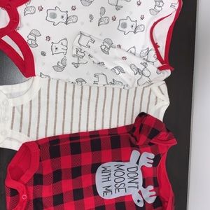 (0 months) baby boy undershirts (3/$15)